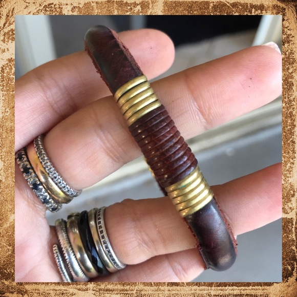 Silverskylight Other - Genuine brown leather band copper wire bracelet